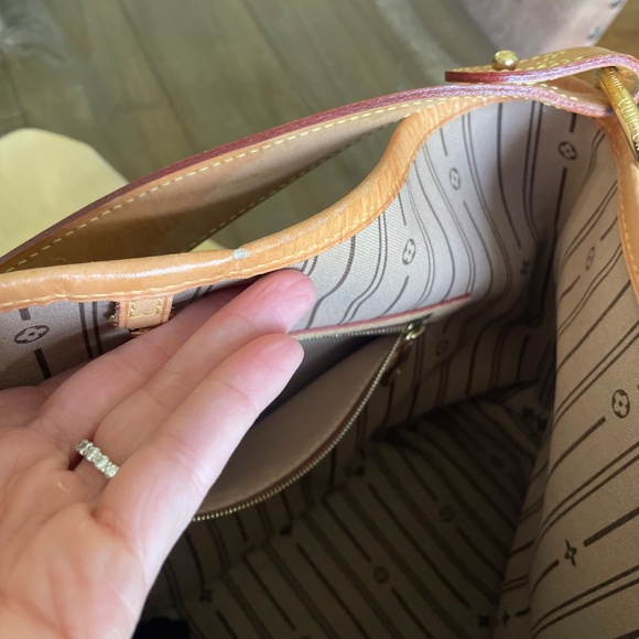 Louis Vuitton Monogram Delightful Tote - Picture 4 of 12